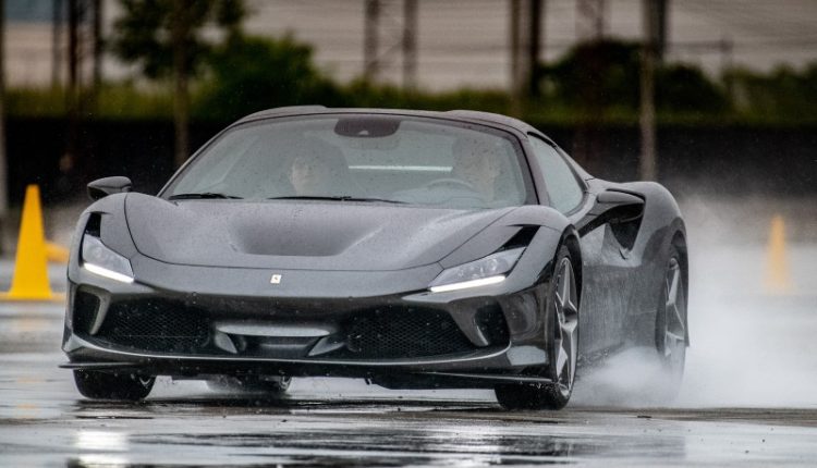 Ferrari F8 Spider Thailand Test (15)