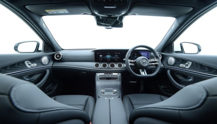 Mercedes-Benz E-Class 300e 2021 (10)