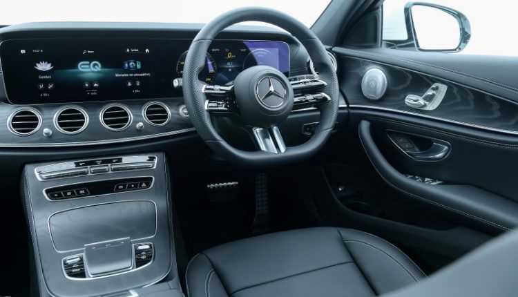 Mercedes-Benz E-Class 300e 2021 (11)