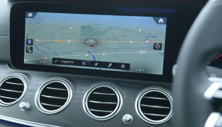 Mercedes-Benz E-Class 300e 2021 (14)