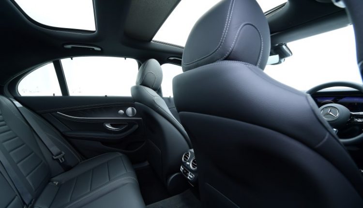 Mercedes-Benz E-Class 300e 2021 (17)