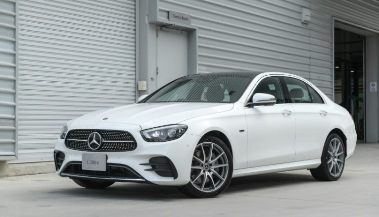 Mercedes-Benz E-Class 300e 2021 (3)