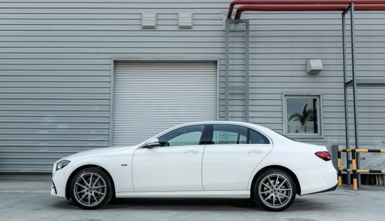 Mercedes-Benz E-Class 300e 2021 (6)