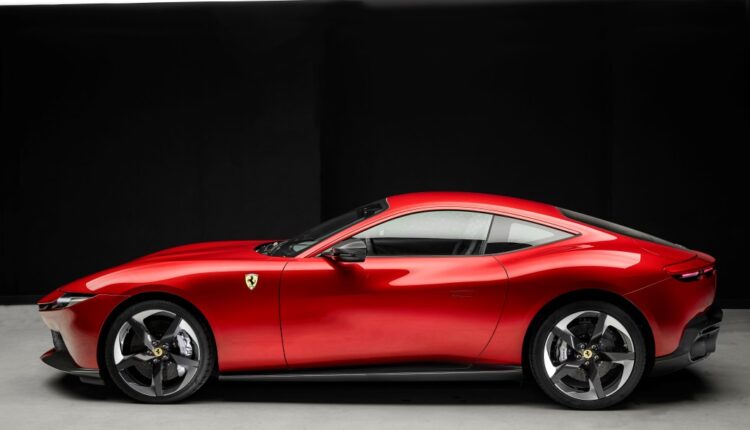 Ferrari-introduced-new-Amalfi-gt-coupe-front-mid-v8-world-premiere-2025 (31)