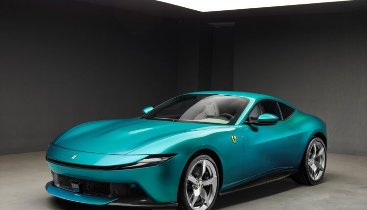 Ferrari-introduced-new-Amalfi-gt-coupe-front-mid-v8-world-premiere-2025 (35)