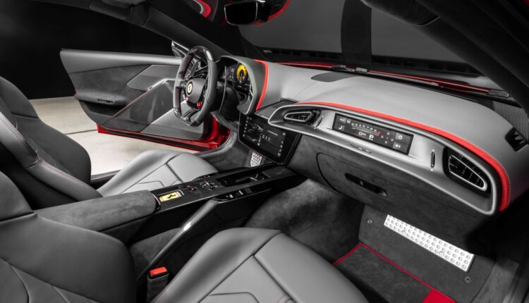 Ferrari-introduced-new-Amalfi-gt-coupe-front-mid-v8-world-premiere-2025 (7)