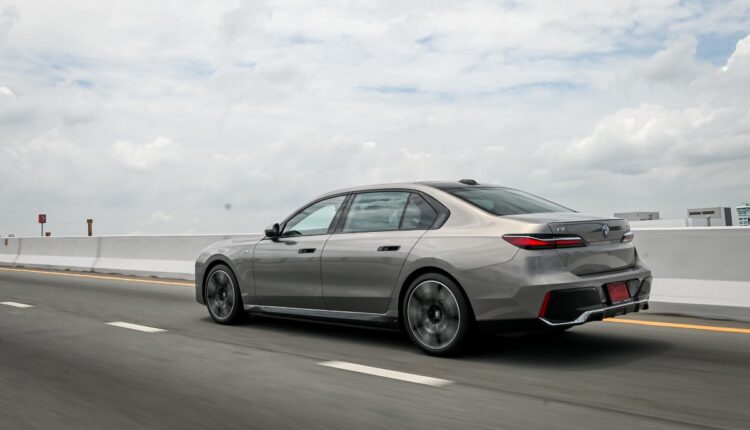 Millennium-Auto-Group-MGC-ASIA-celebrates-25th-anniversary-with-The-i7-the-Incredible-7-Series-theme (6)