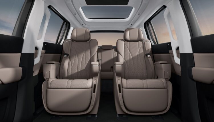 xpeng-builds-on-its-success-launching-the-x9-executive-in-thailand (16)