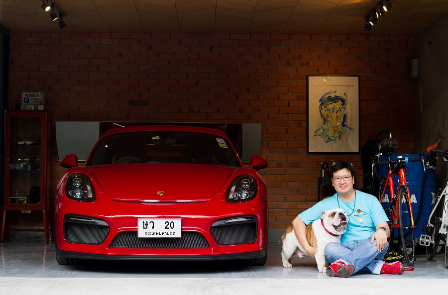 คุณ W เป็นผู้ที่ผูกพันธ์กับรถยนต์มานาน และต้องการรีโนเวท carport เดิม ให้เป็นการาจไว้เก็บรถใหม่ที่กำลังเดินทางมาถึง