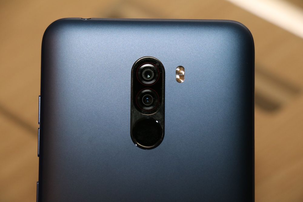 pocophone F1_06