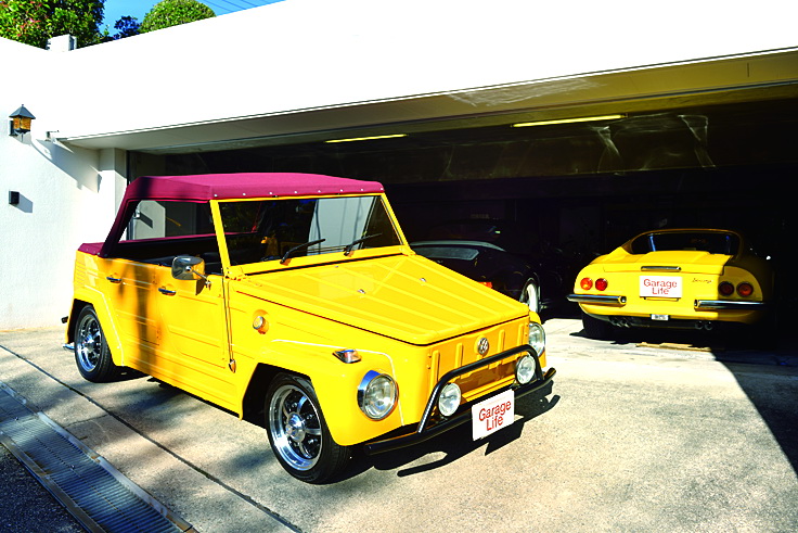 รถ VW 181 รุ่นปี 1969 คันน่ารักดูแปลกตาในบ้านของคุณ T ที่มีแต่ซูเปอร์สปอร์ตคาร์ เขาไปเจอรถคันนี้ที่เกาะบาหลีแล้วเกิดหลงรักเข้า เลยนำกลับมา ทำการตกแต่งบางส่วน เช่น ทำสีใหม่ และเปลี่ยนกระโปรงหน้าใหม่ ฯลฯ เป็นรถอีกคันที่เขาเอาใจใส่