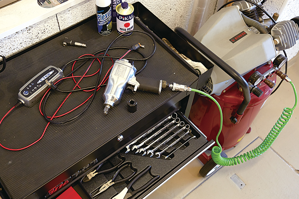 garage_life_lotus_004