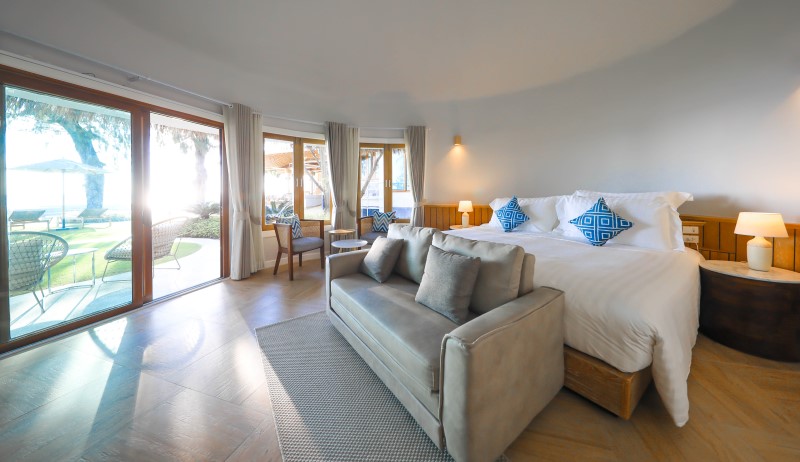 7.ภายในห้องพัก Pool Villa กับแรงบันดาลใจในการออกแบบที่มาจากเปลือกหอยนอติลุส (Custom)