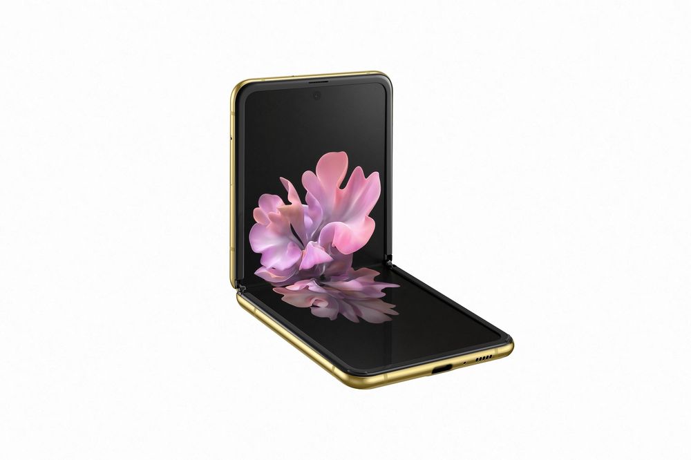 Galaxy Z Flip_Mirror Gold_Packshot.
