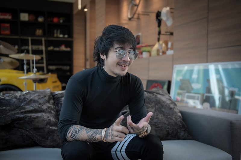 63_08 ES His M achine_-2 (Custom)