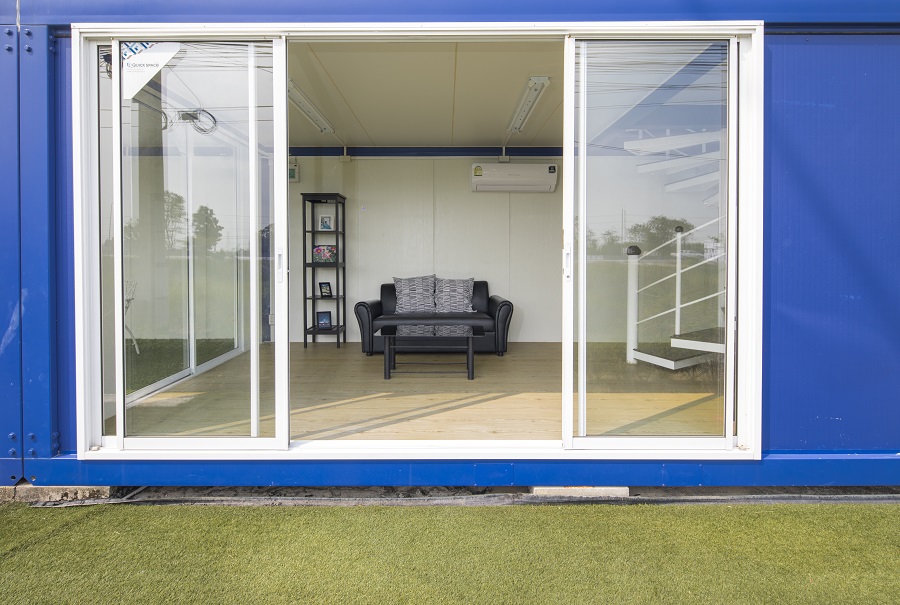 อาคารขนาด 3x6 เชื่อมต่อกัน ซึ่งภายในแบ่งพื้นที่การใช้งานได้อย่างหลากหลาย