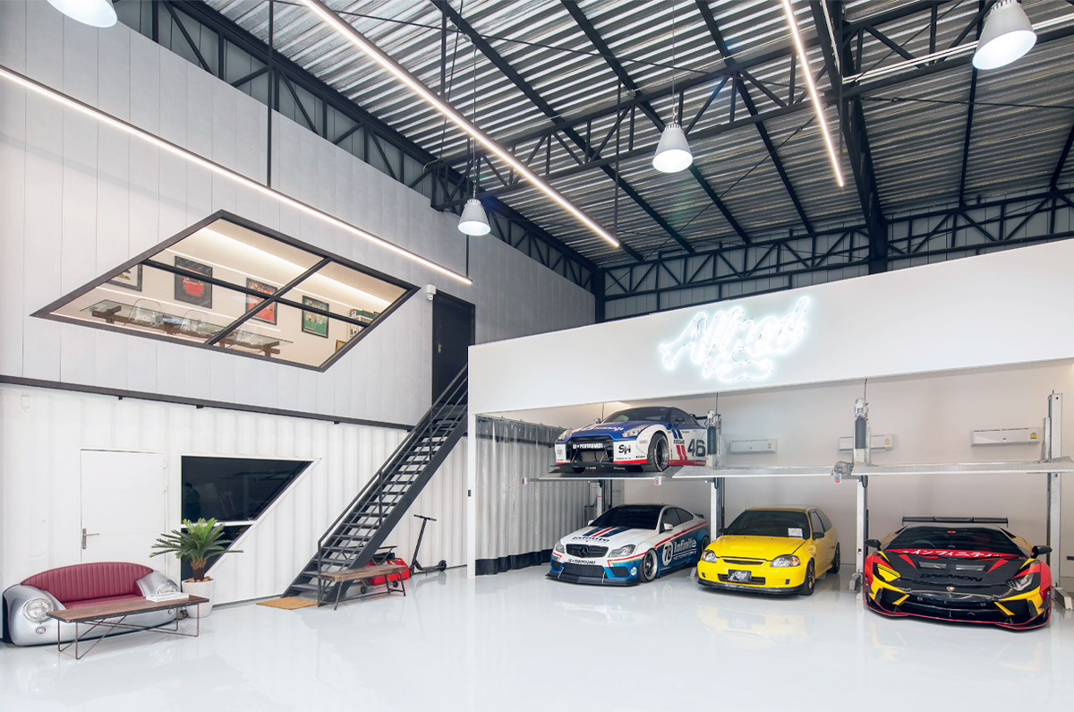 Alfred Automotive Butler Service บนพื้นที่ 350 ตารางเมตร ออกมามีสไตล์ที่ดูมินิมอล ที่การดีไซน์และสีสันดูน้อยที่สุด แต่ระบบการจัดการครบวงจรที่สุด