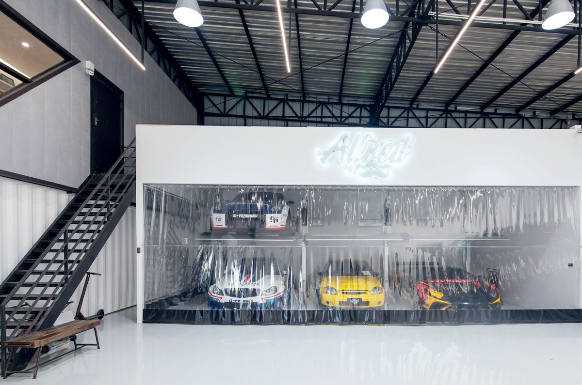 โซนห้องวีไอพี มีเครื่องปรับอากาศคอยควบคุมอุณหภูมิตลอด 24 ชั่วโมง สามารถจอดรถได้ 6 คัน