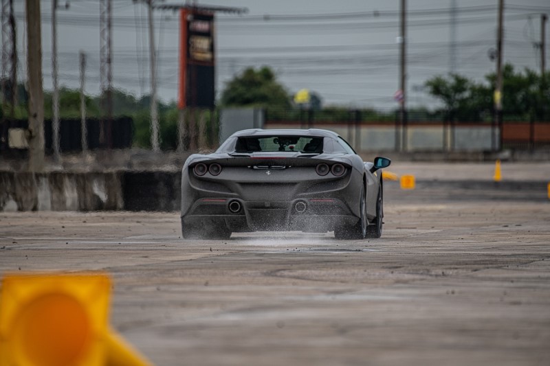 Ferrari F8 Spider Thailand Test (12)