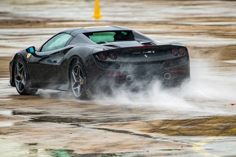 Ferrari F8 Spider Thailand Test (17)