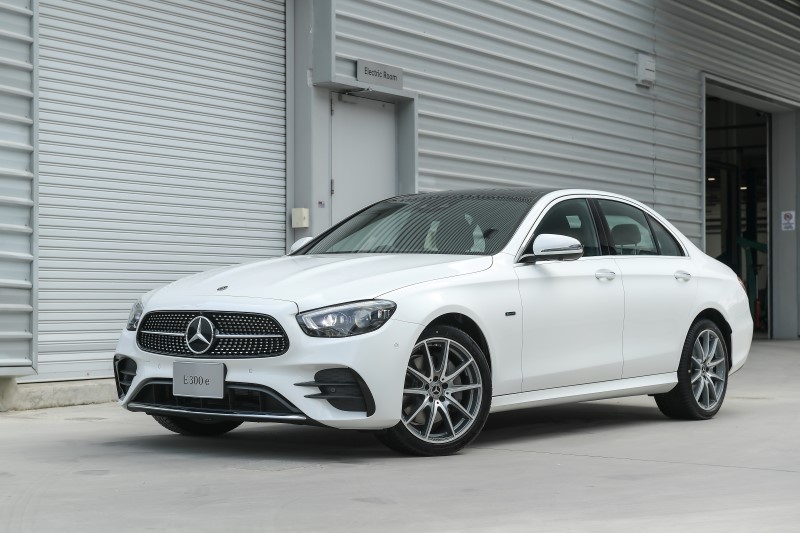 Mercedes-Benz E-Class 300e 2021 (3)