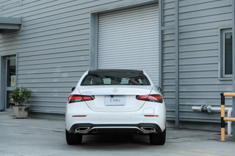 Mercedes-Benz E-Class 300e 2021 (5)