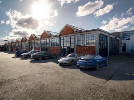 04_Porsche Model Range (Mobile)