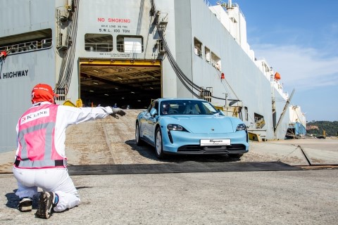 10_เอเอเอสฯ พร้อมส่งมอบประสบการณ์ในการเป็นเจ้าของรถปอร์เช่โดยไม่ต้องรอ (Mobile)