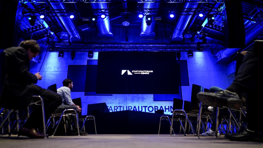 Porsche presents three pilot digitalisation projects (Small)