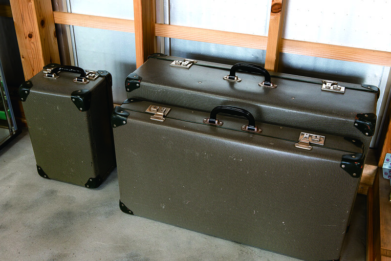 VW TYPE-1 รุ่นแรกๆ พวกกระเป๋าเดินทางที่ชอบใช้ตอนขับรถ Cabriolet รุ่นปี 1950 ก็วินเทจเช่นกัน