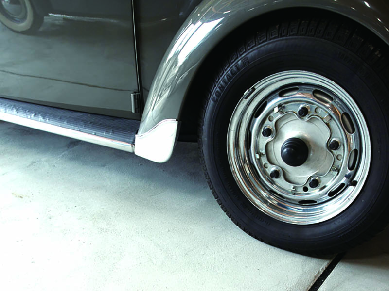 ป้องกันรอยแตกของพื้นปูนโดยทำร่องกันการแตกร้าว จากประสบการณ์ของคุณหมอเองเขาได้ขอให้ช่างคำนึงถึงรายละเอียดด้วย