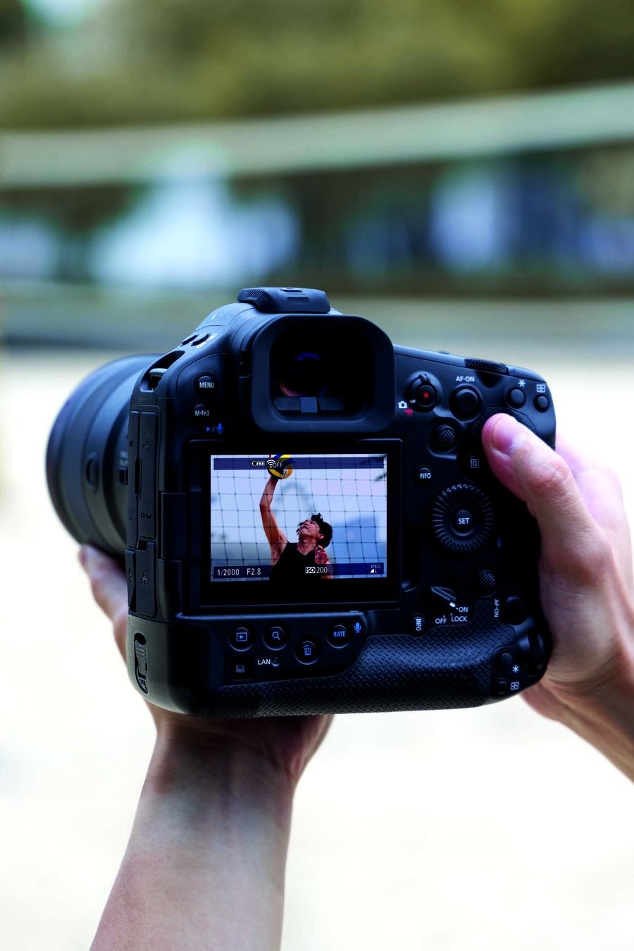 Photo - EOS R1_Lifestyle Image 3_Lores_FA_result