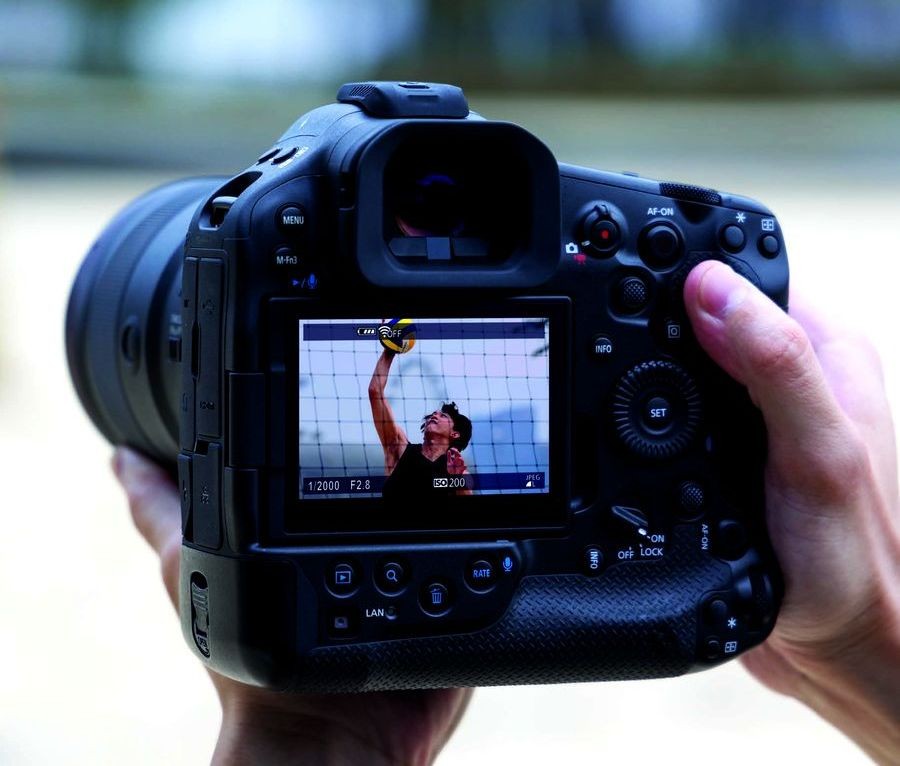 Photo - EOS R1_Lifestyle Image 3_Lores_FA_result