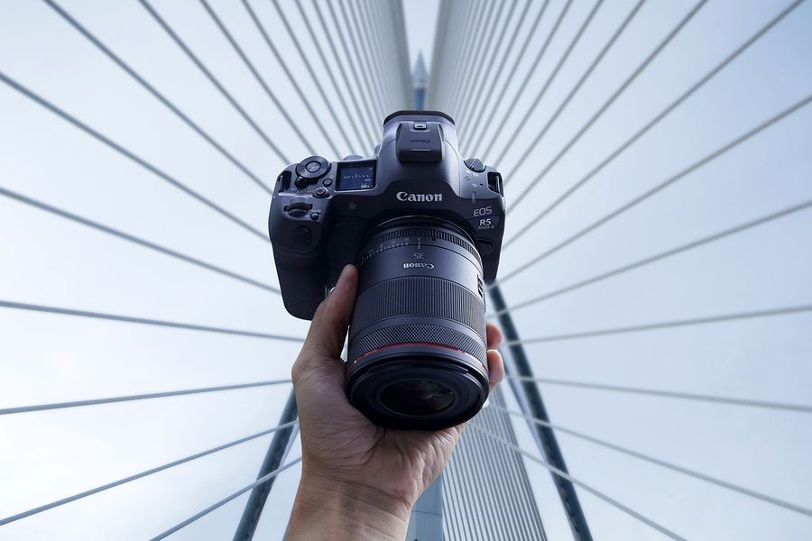 Photo - EOS R5II_Lifestyle Image 6_Lowres_FA_result