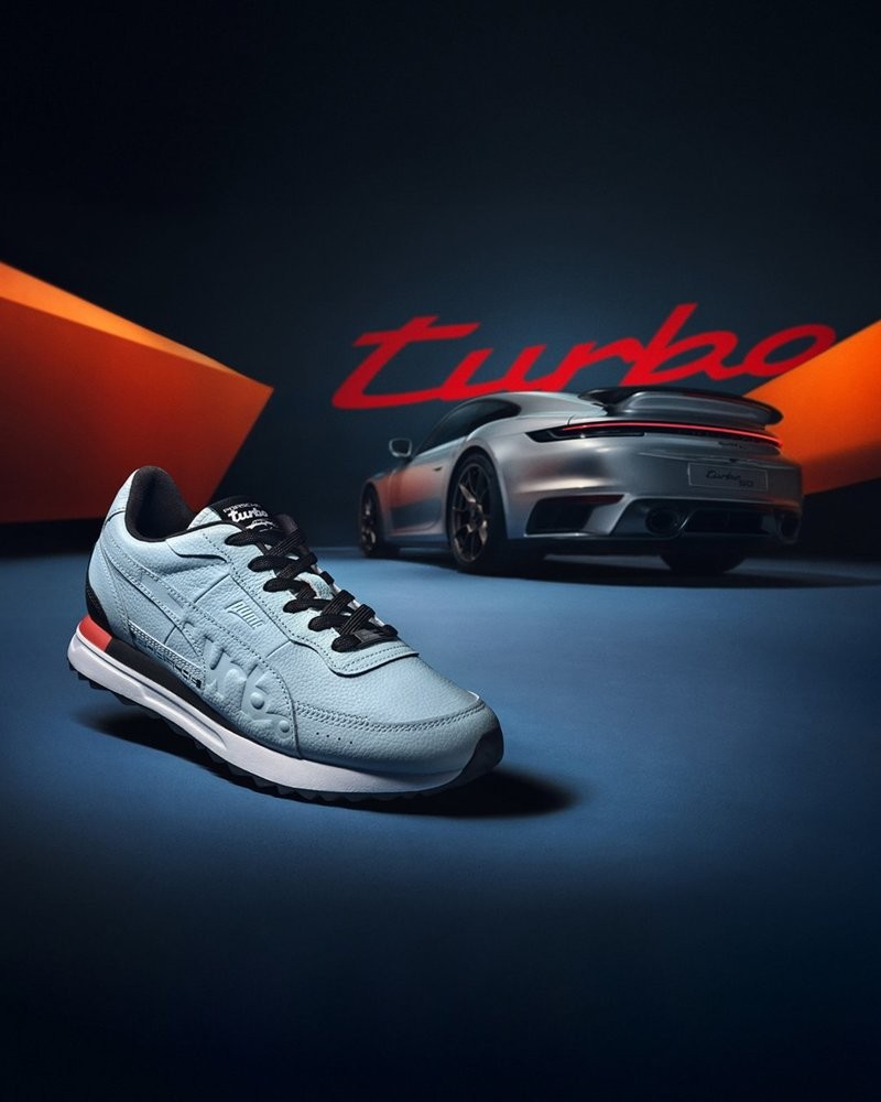 Limited Sneaker Edition as a Tribute to the 911 Turbo 02