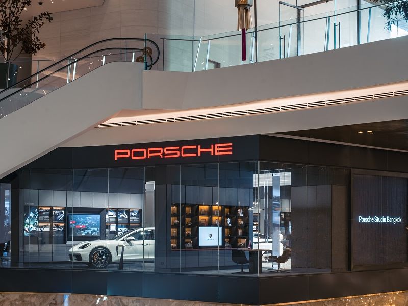 Porsche Studio Bangkok (1)