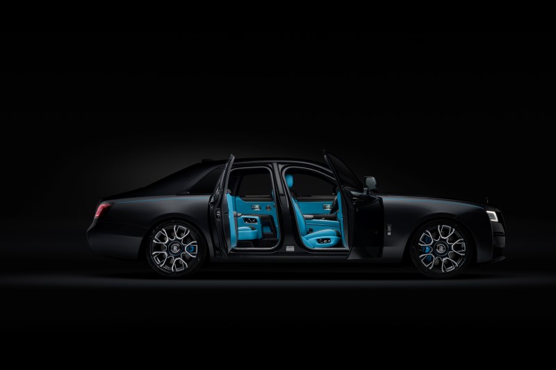 Rolls-Royce Black Badge Ghost (16)