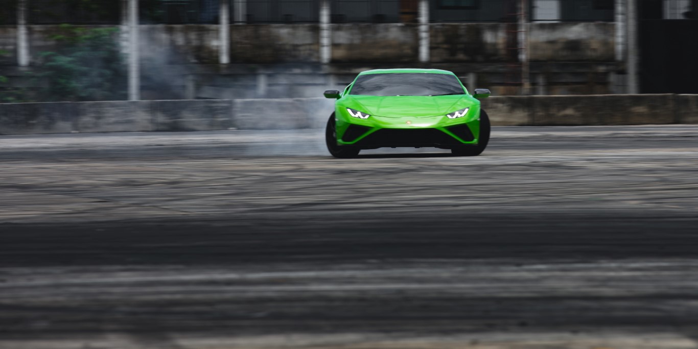 Lamborghini Drive to Drift & Track_141 (Medium)