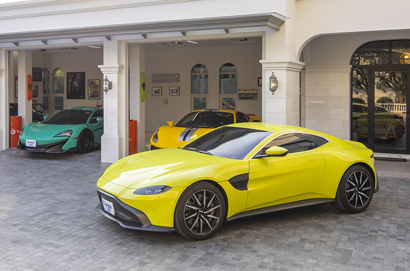 Aston Martin V8 Vantage Lemon เครื่องยนต์ V8 4.0 ลิตร เทอร์โบคู่ ให้กำลังสูงสุด 510 แรงม้า รถของลูกสาวคนโต ของ MR.Lee